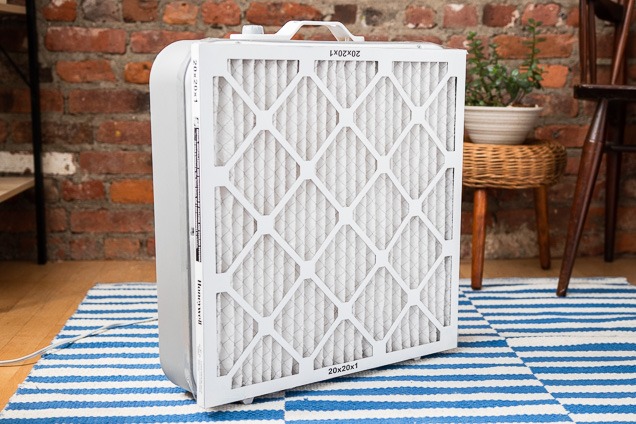 La CDMX atraviesa una crisis ambiental y lo ideal es que tengas un filtro de aire para mantener tu espacio limpio. No necesitas comprarlo, ¡hazlo tú mismo!